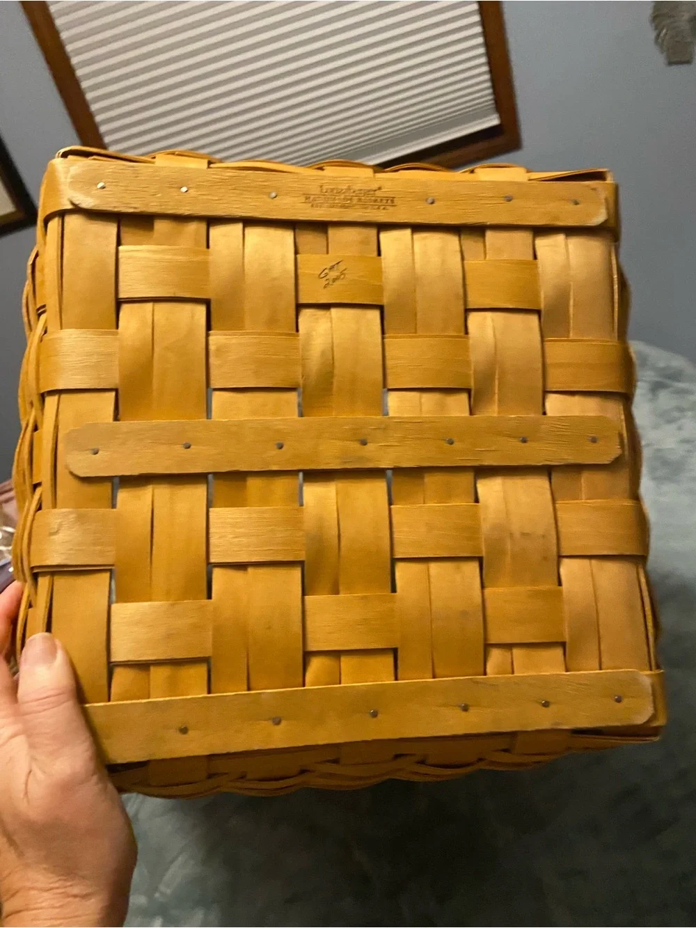 Longaberger Woven Hamper Basket with lid 2005.